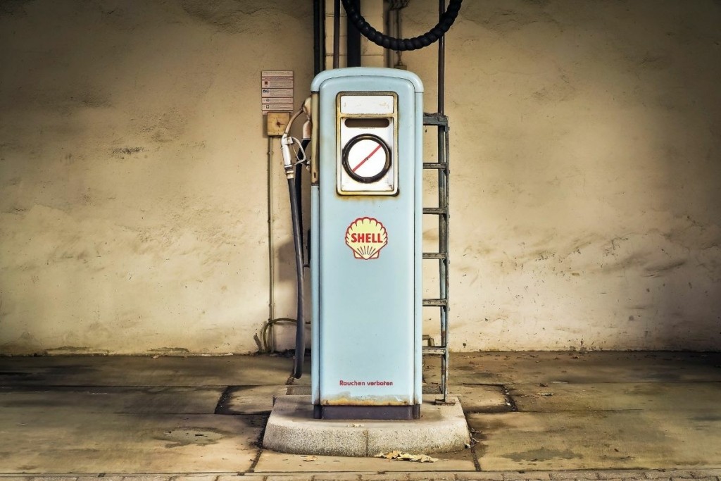 Η Shell ανακοίνωσε πως σταματάει να αγοράζει ρωσικό πετρέλαιο και αποχωρεί από τη Ρωσία