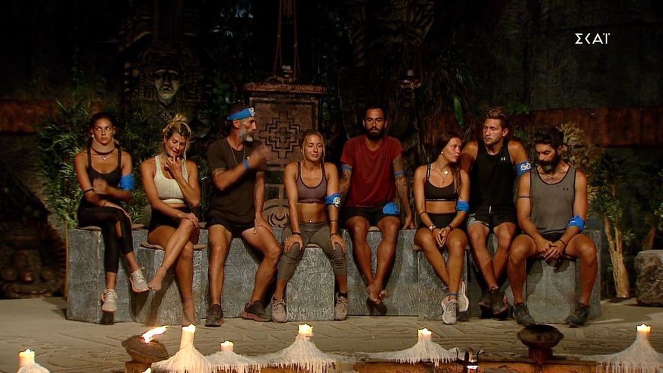 Με δάκρυα στα μάτια αποχώρησε από το Survivor o Ανδρέας – “Μετακόμισαν” οι “Μπλε” (vids)