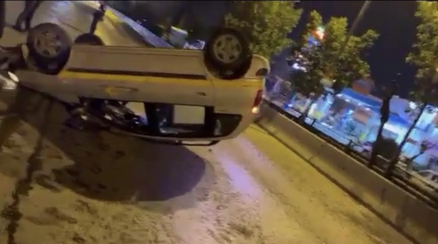 Τούμπαρε αυτοκίνητο του Δήμου στη Χαμοστέρνας – Τραυματίστηκε ο οδηγός (vid)