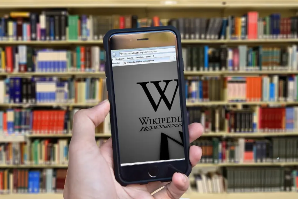 “Πόλεμο” και στη Wikipedia κήρυξε ο Πούτιν – Απείλησαν να κατεβάσουν τον ιστότοπο για “παράνομη πληροφόρηση”