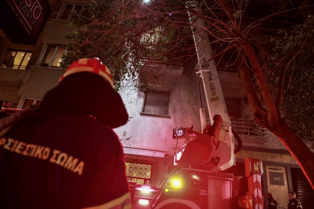 Στο νοσοκομείο ηλικιωμένος από πυρκαγιά σε διαμέρισμα στη Θεσσαλονίκη