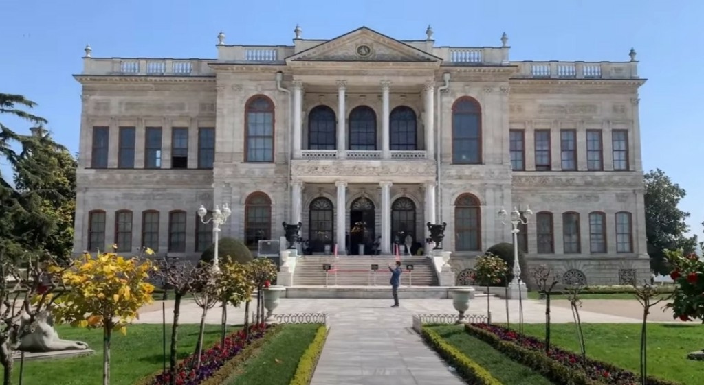 “Μη φάτε, μην αγγίξετε τίποτα” – H προειδοποίηση Κουλέμπα στους Ουκρανούς διαπραγματευτές μετά τη δηλητηρίαση του Αμπράμοβιτς