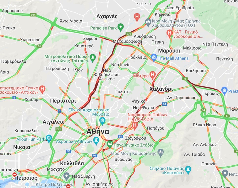 Κίνηση ΤΩΡΑ – Στο “κόκκινο” οι δρόμοι της Αθήνας – Χαμός σε Κηφισό, Αττική Οδό και Κηφισίας