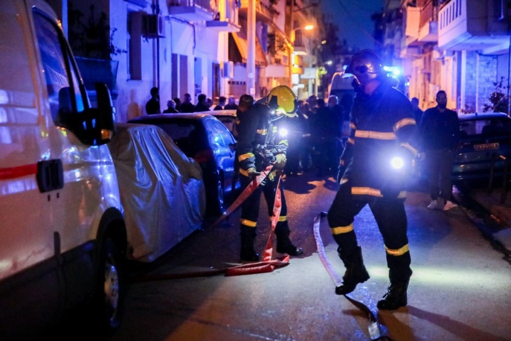 Φωτιά σε διαμέρισμα στον Νέο Κόσμο (pics)