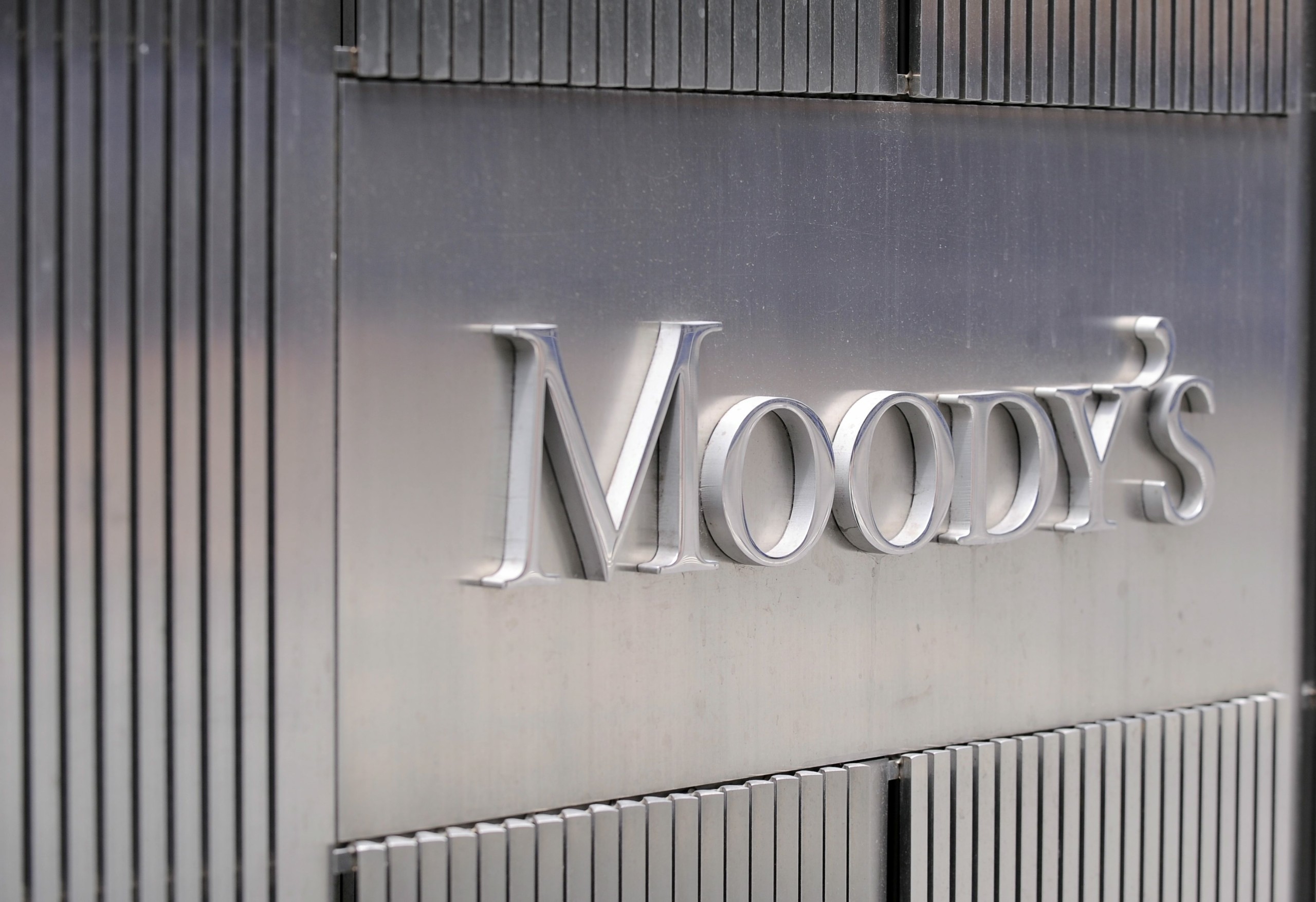 Moody’s: Αναβάθμισε σε θετικές τις προοπτικές της ελληνικής οικονομίας