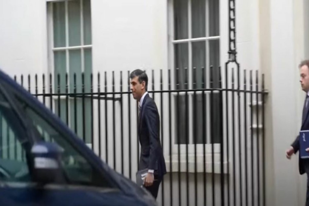 Μίνι “λίφτινγκ” από τον Σούνακ στη βρετανική κυβέρνηση – Τα νέα υπουργεία που δημιούργησε