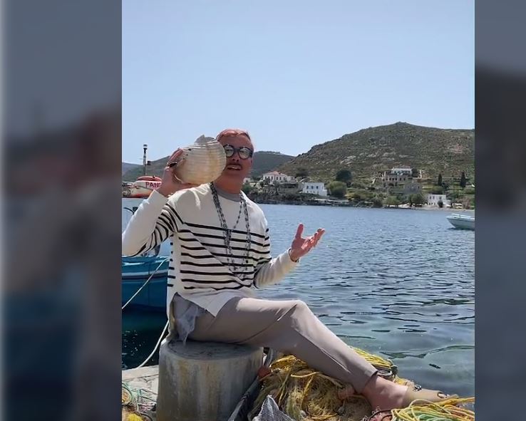 Ο Λάκης Γαβαλάς έτοιμος για… Survivor – Το μήνυμα που έστειλε στον Ατζούν με το κοχύλι στο αυτί! (vid)