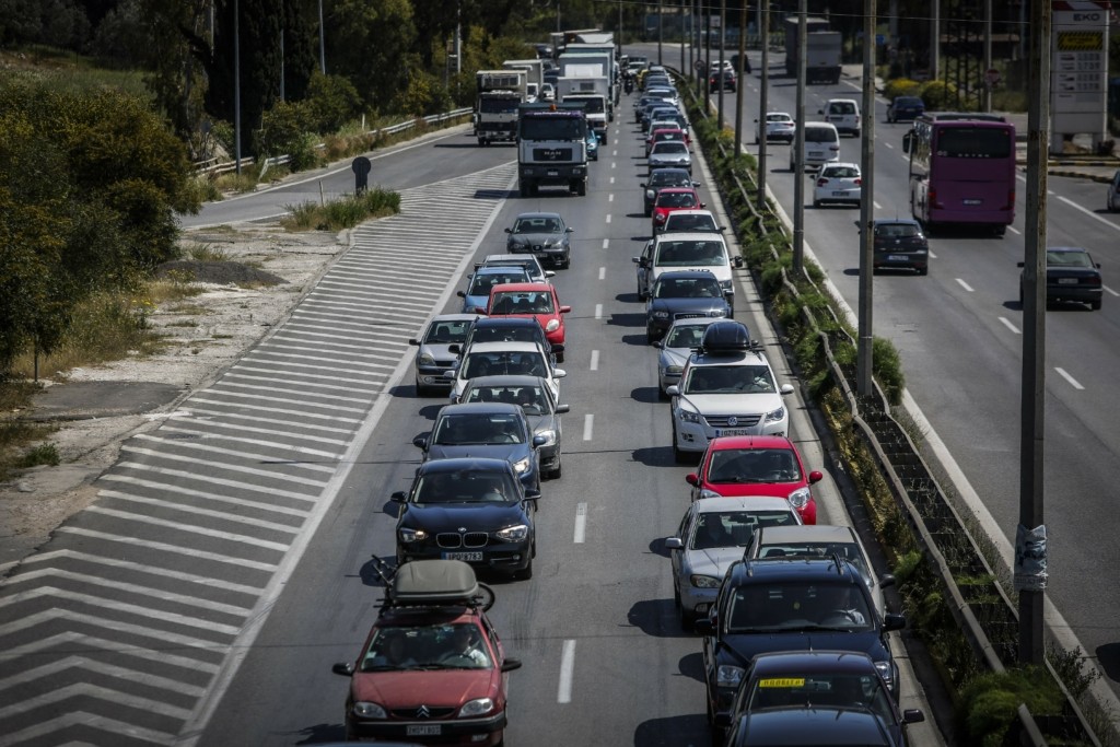 Πάσχα στο χωριό με τέλη κυκλοφορίας από 10 ευρώ για τους ιδιοκτήτες οχημάτων σε ακινησία