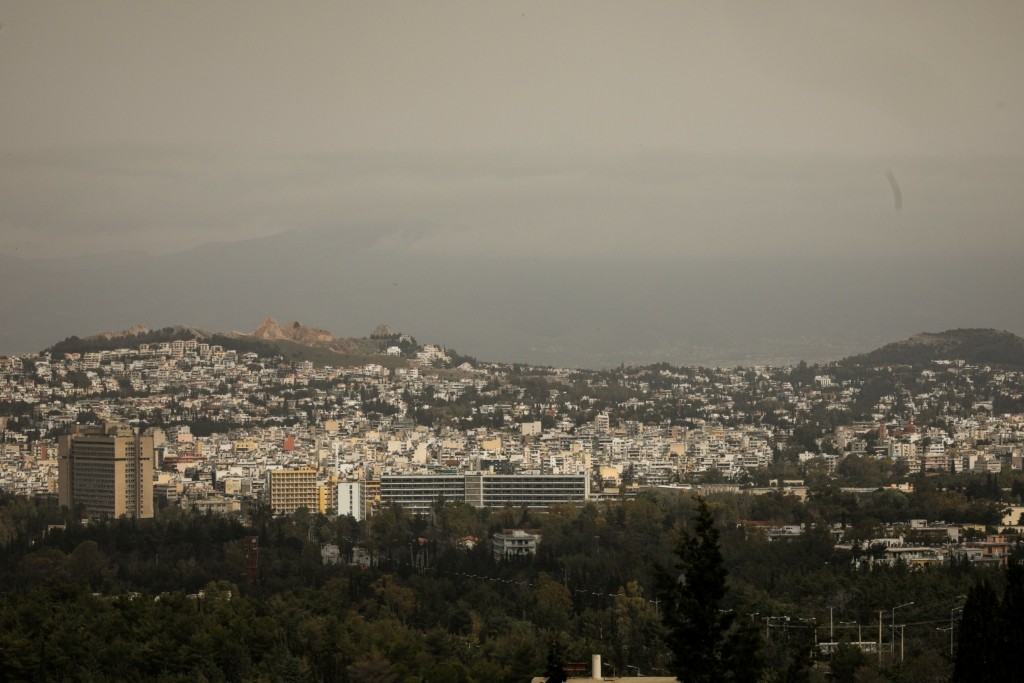 Αφρικανική σκόνη και άνοδος της θερμοκρασίας σήμερα Τρίτη – Πού θα βρέξει