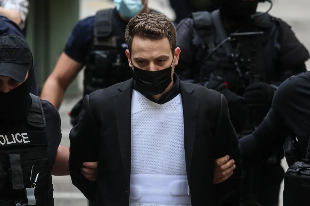 Στο εδώλιο ο Μπάμπης Αναγνωστόπουλος για τη δολοφονία της Καρολάιν – Πού θα στηρίξει την υπεράσπισή του (vid)