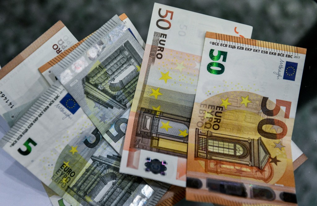 Όλες οι πληρωμές της Μεγάλης Εβδομάδας – Δώρο Πάσχα, επιταγή ακρίβειας, επίδομα παιδιού, συντάξεις