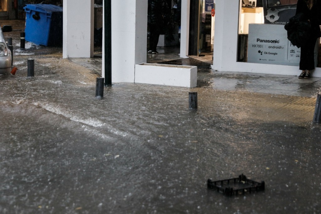Έκτακτο δελτίο επιδείνωσης του καιρού τις επόμενες ώρες – Που θα σημειωθούν ισχυρές καταιγίδες