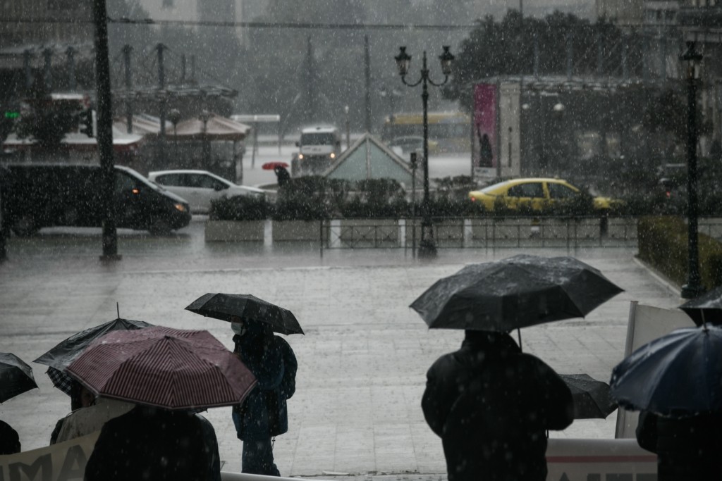Με βροχές και καταιγίδες ξεκινά η Μεγάλη Εβδομάδα – Ποιες περιοχές θα πληγούν