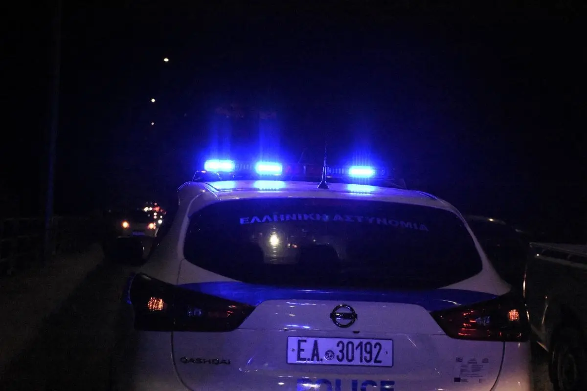 Λυκόβρυση: Συναγερμός με «ύποπτη τσάντα» σε πάρκο – Βρέθηκαν 4 κροτίδες