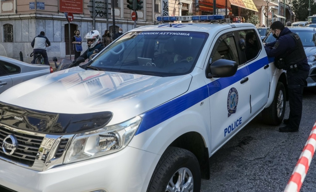 Άγρια δολοφονία στην Τήνο – Σκότωσε εν ψυχρώ τον διευθυντή της Σχολής Αγιογραφίας – Τσακώνονταν χρόνια για τον ηλιακό