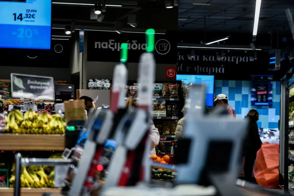 Υπό εξέταση η μείωση 6% του ΦΠΑ σε βασικά είδη διατροφής – Τι δήλωσε ο Γεωργιάδης