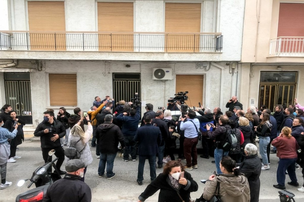 Το συγκλονιστικό σημείωμα που βρέθηκε έξω από το σπίτι της Ρούλας Πισπιρίγκου – “Η Τζωρτζίνα μαρτύρησε για να δικαιώσει τις αδερφούλες της”