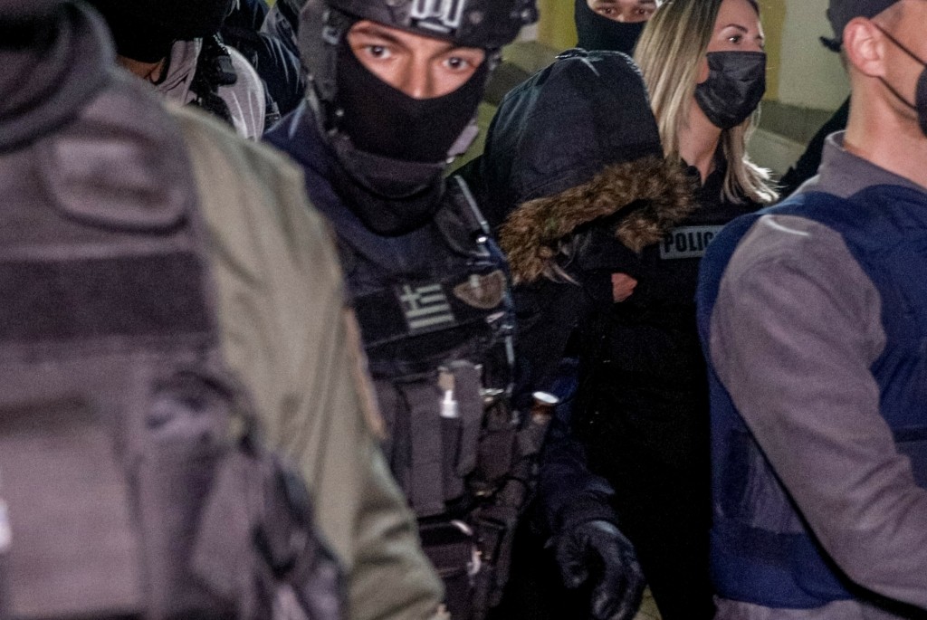 Η Ρούλα Πισπιρίγκου αφήνει νέες αιχμές από τον Κορυδαλλό για τον Μάνο Δασκαλάκη – “Κάποιοι έξω κάνουν πάρτι” (vids)