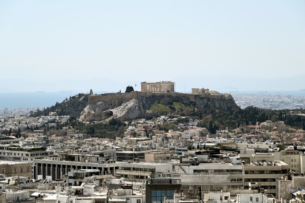 Μικρή βελτίωση του καιρού τη Μεγάλη Τετάρτη  – Ανεβαίνει “δειλά” η θερμοκρασία