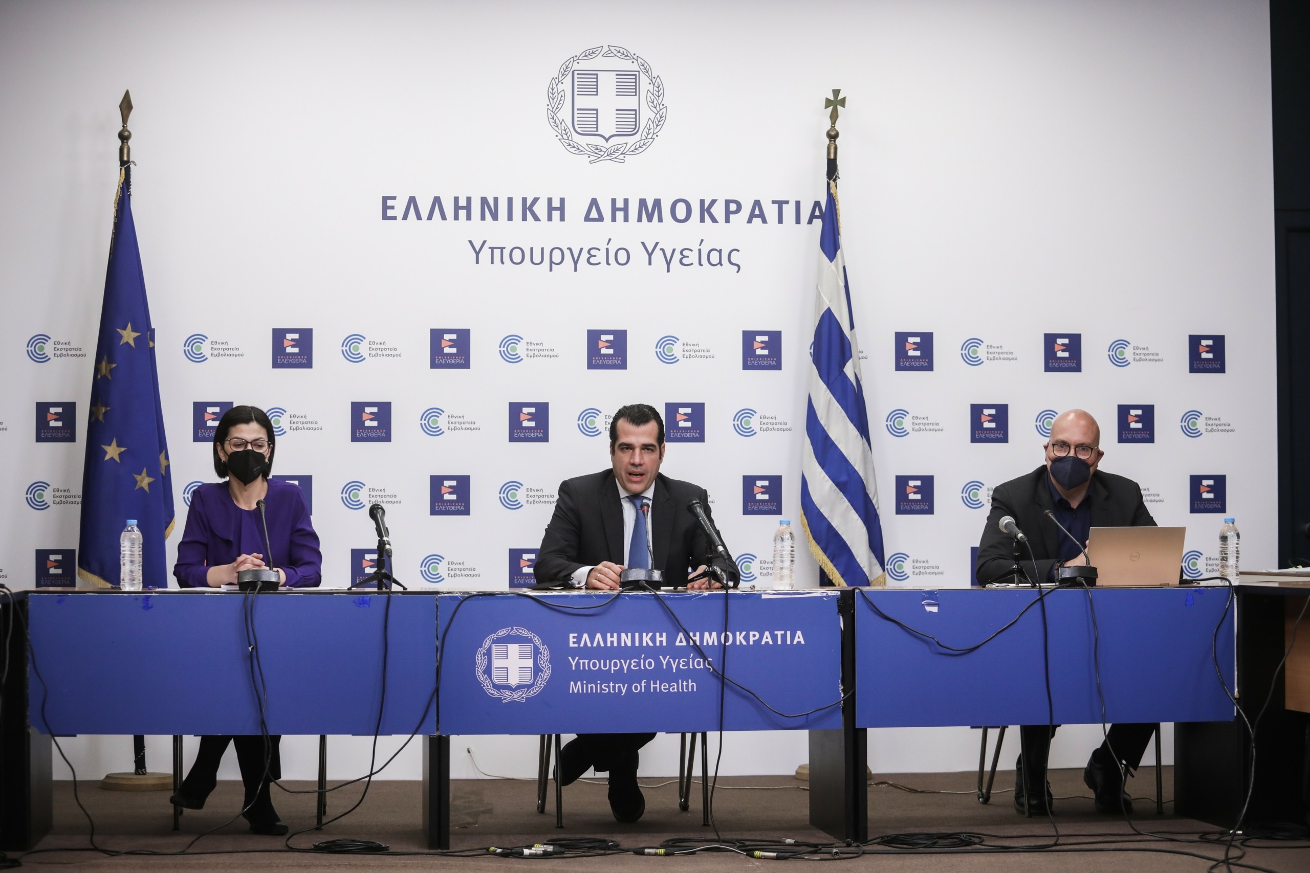 Πλεύρης για κορονοϊό – “Μπαίνουμε σε φάση συνύπαρξης με τον ιό – Οι δείκτες επιτρέπουν χαλάρωση των μέτρων”
