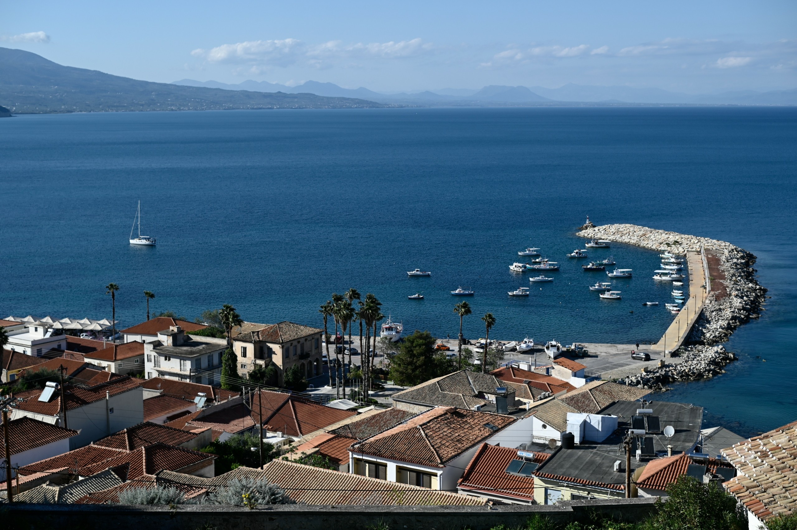 Ζέστη, αφρικανική σκόνη και τοπικές βροχές το Μεγάλο Σάββατο