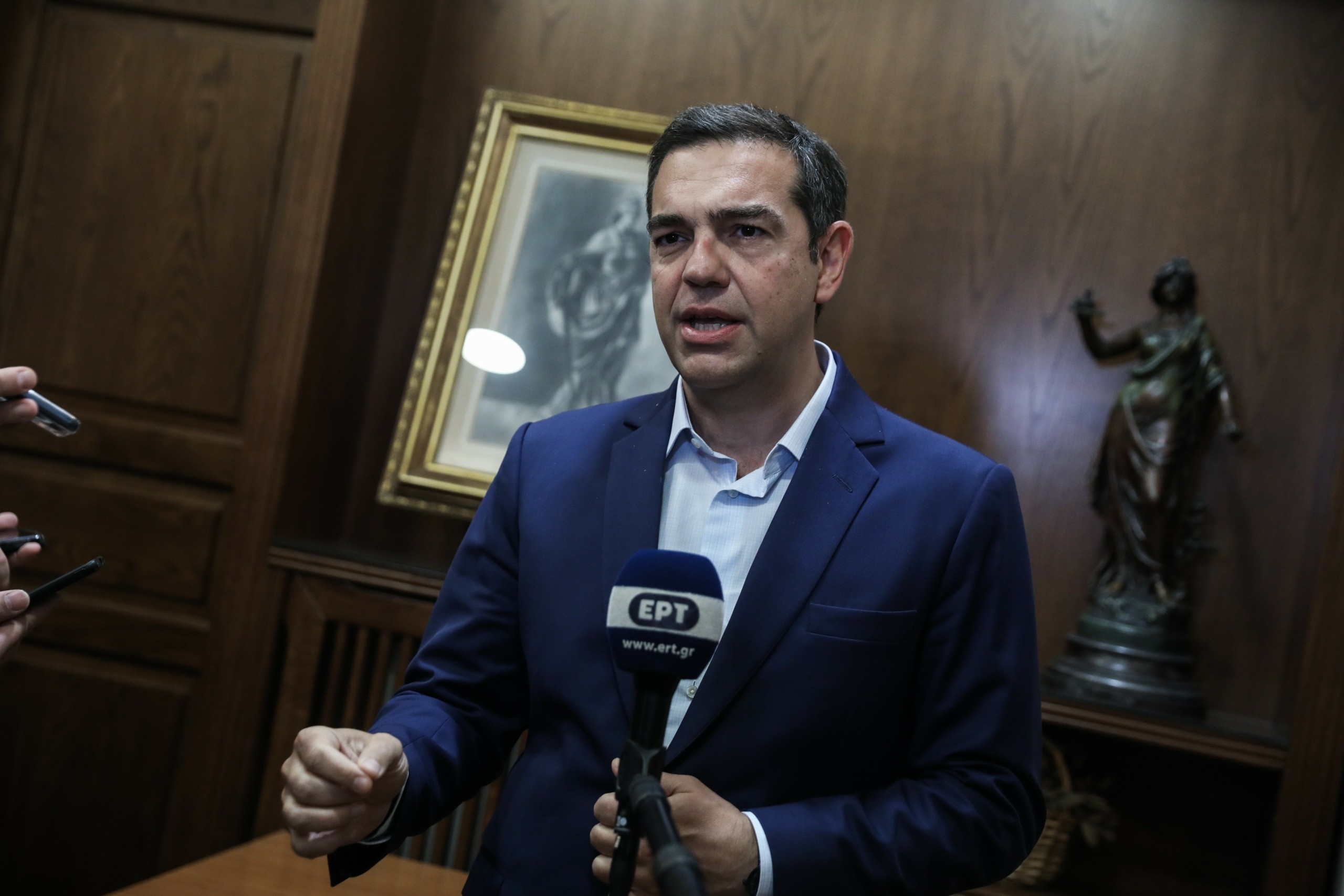 Τροπολογία ΣΥΡΙΖΑ για μη πληρωμή της ρήτρας αναπροσαρμογής στο ρεύμα