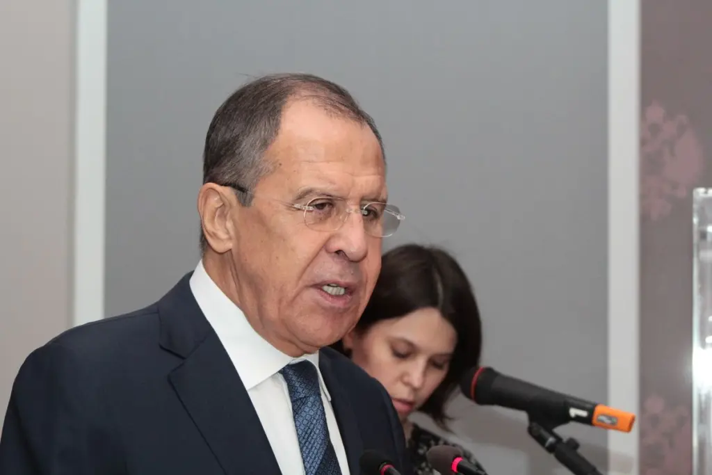 Λαβρόφ: Ρίχνει λάδι στην φωτιά με προκλητικές δηλώσεις – “Στην Γερμανία αναβιώνει ο ναζισμός, έχουν τον ίδιο σκοπό με τον Χίτλερ”