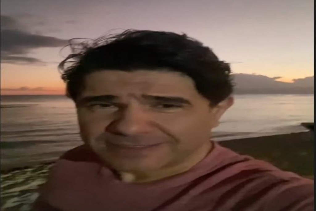 Με Νίκο Κουρκούλη θα διασκεδάσουν οι Survivors στο πάρτι της “Ένωσης” – Οι πρώτες εικόνες του καλλιτέχνη από Άγιο Δομίνικο