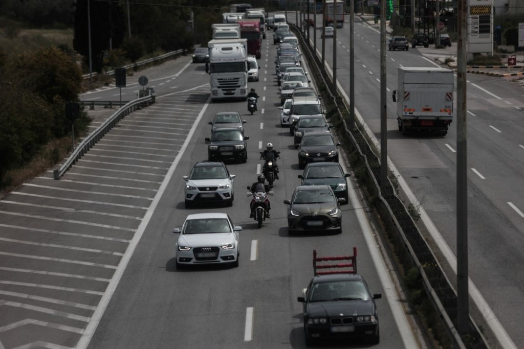 Κανονικά και χωρίς προβλήματα πλέον η κίνηση στις εθνικές οδούς Αθηνών – Κορίνθου και Αθηνών – Λαμίας
