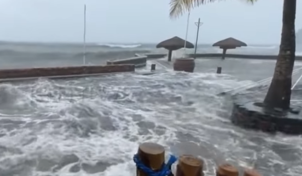 Απόλυτη καταστροφή στις Φιλιππίνες! Η καταιγίδα Μέγκι προκάλεσε τεράστιες κατολισθήσεις και στοίχισε τη ζωή σε 42 ανθρώπους