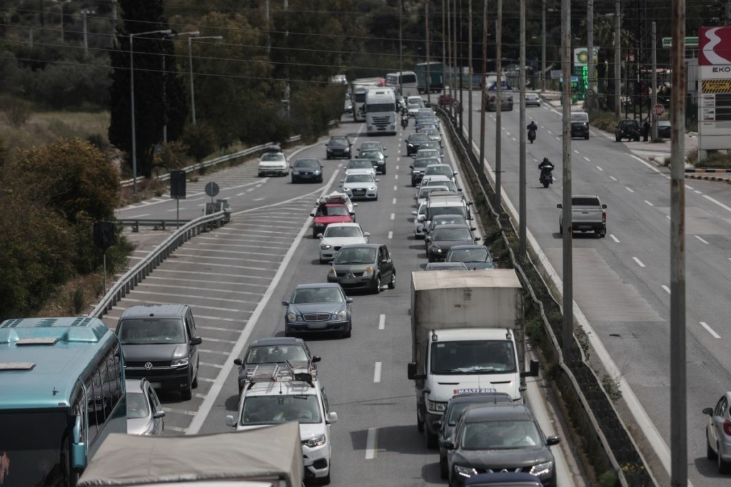 Επί ποδός η Τροχαία για την έξοδο των εκδρομέων της Πρωτομαγιάς – Αυξημένα μέτρα στις εθνικές οδούς