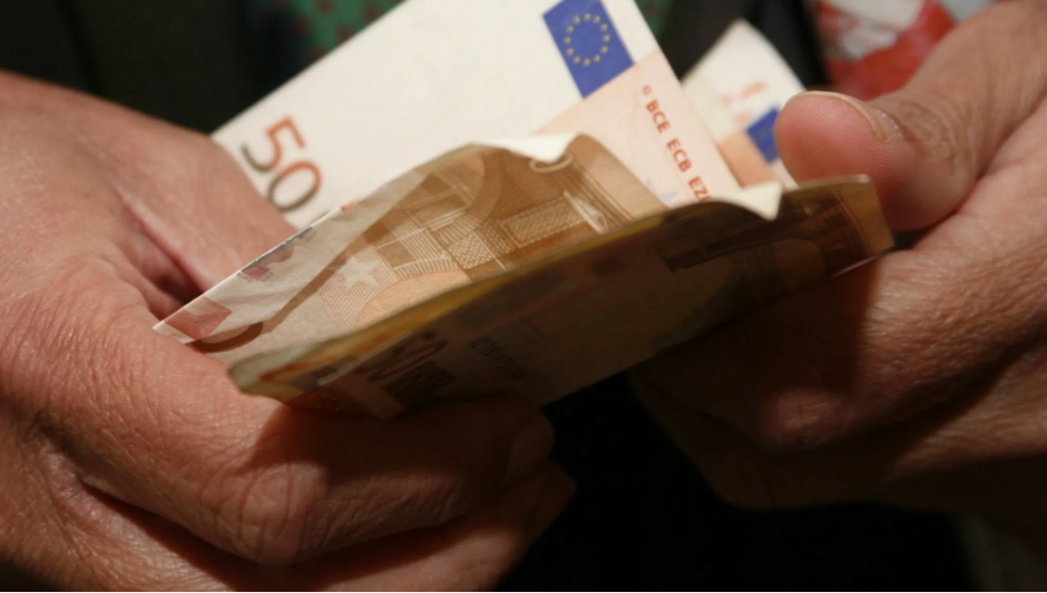 Θα “βρέξει” λεφτά” – 20-21 Απριλίου το επίδομα ακρίβειας – Πότε ανοίγει η πλατφόρμα για τα καύσιμα