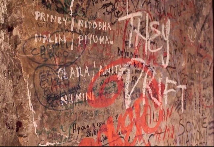 Σπουδαία ανακάλυψη στον Πανάγιο Τάφο – Στο “φως” το χαμένο κομμάτι της Αγίας Τράπεζας (vid)