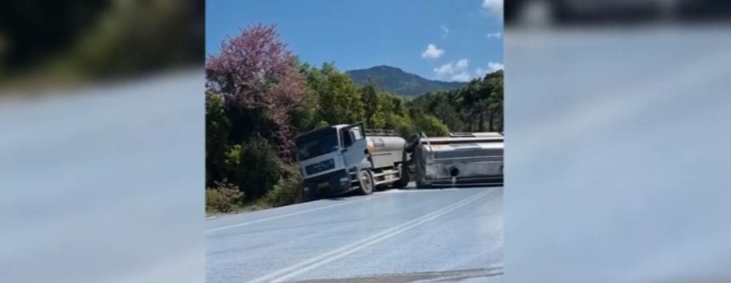 Βυτιοφόρο ανατράπηκε στις στροφές του Μπράλου – Χύθηκαν στον δρόμο 17 τόνοι γάλα (vid)