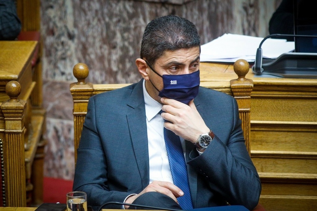 Τέλος στην πώληση εισιτηρίων στις θύρες των οργανωμένων οπαδών με απόφαση Αυγενάκη