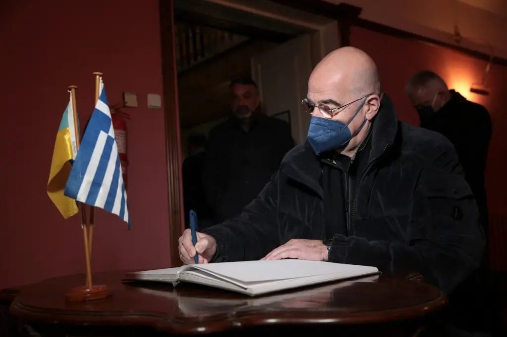 “Η Ελλάδα θα συμβάλει στην διάνοιξη ανθρωπιστικού διαδρόμου”, δηλώνει από την Οδησσό ο Νίκος Δένδιας