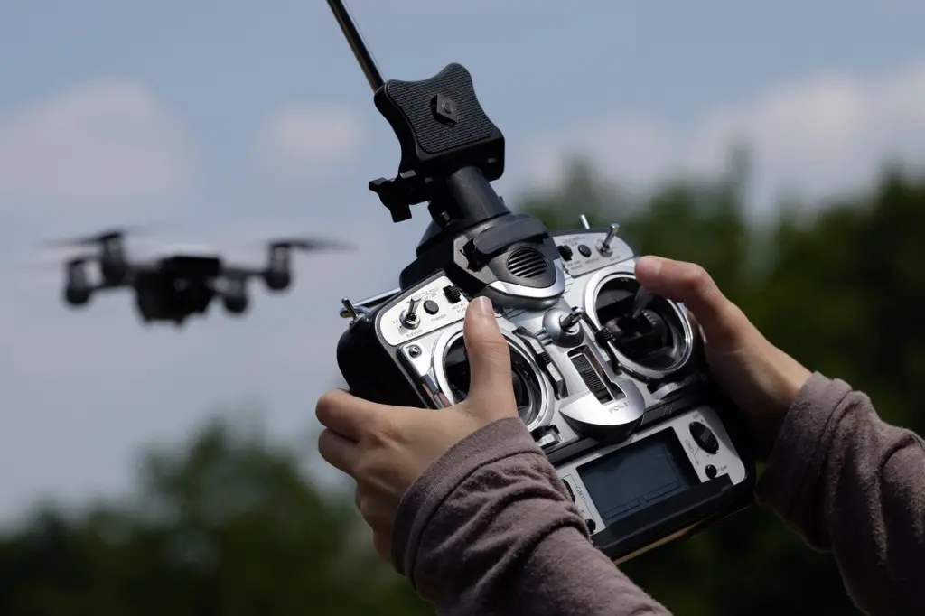 Delivery κρασιού με… drone στα Χανιά – Κέρασε τον γείτονά του με έξυπνο τρόπο και έγινε viral (vid)