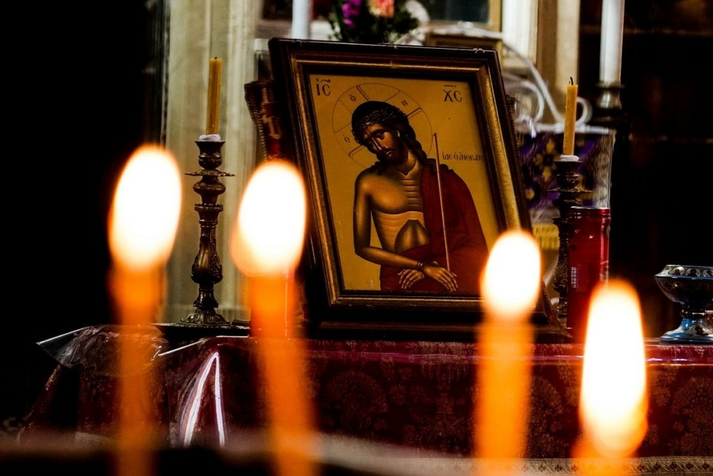 Ποια μέτρα για τον κορονοϊό θα ισχύσουν στις εκκλησίες το φετινό Πάσχα