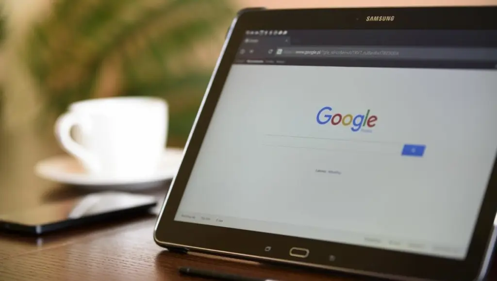 Τα έβαλε και με τη Google ο Πούτιν – Της απαγορεύει να διαφημίζεται στη Ρωσία