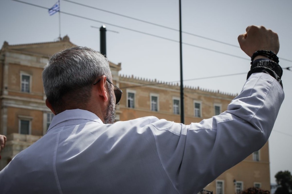 Οι πρώτες αντιδράσεις φορέων και ενώσεων στην αύξηση του κατώτατου μισθού