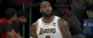 Λεμπρόν Τζέιμς: Δεύτερος σε νίκες στην κανονική διάρκεια του NBA, κυνηγά το ρεκόρ του θρυλικού Τζαμπάρ