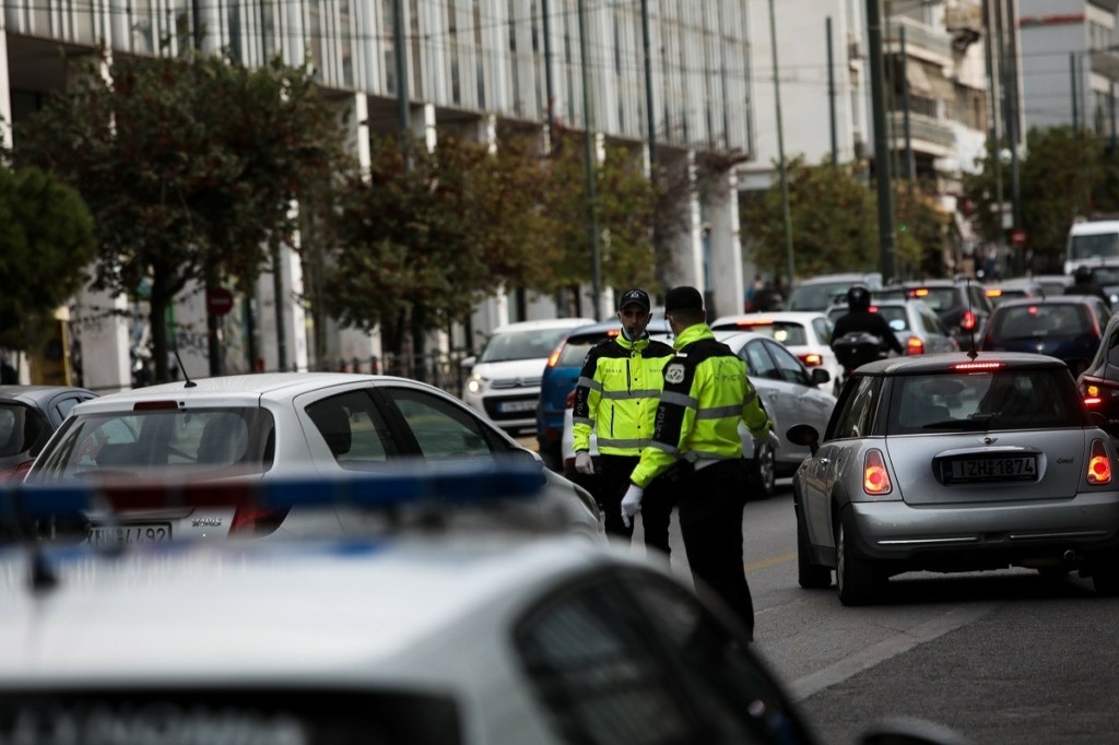 Οι Έλληνες οδηγοί “άρχοντες” στις παραβάσεις  – 335 περιπτώσεις σε τρεις ημέρες