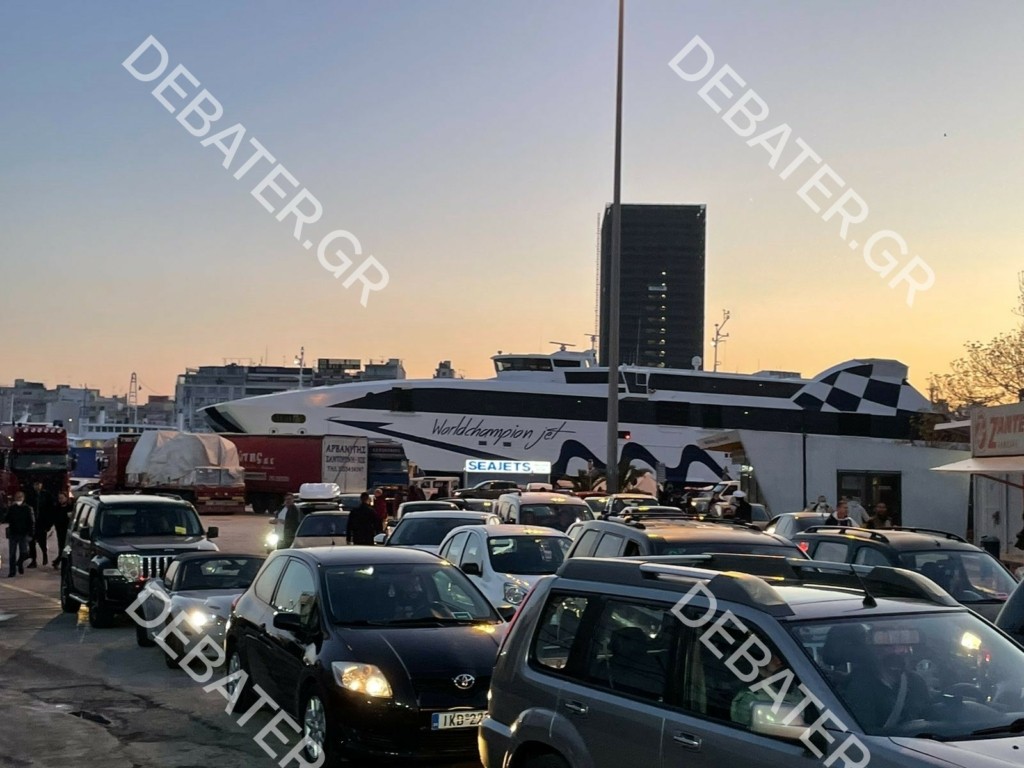 Πάσχα στο χωριό μετά από δυο χρόνια πανδημίας – Χαμός σε λιμάνια και αεροδρόμια (vids)
