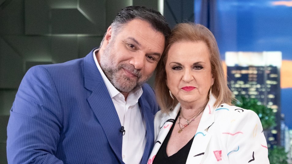 Αποκαλυπτική η Ματίνα Παγώνη – Η γνωριμία με τον σύζυγό της, ο κορονοϊός, η καραντίνα και τα “φακελάκια” (vids)