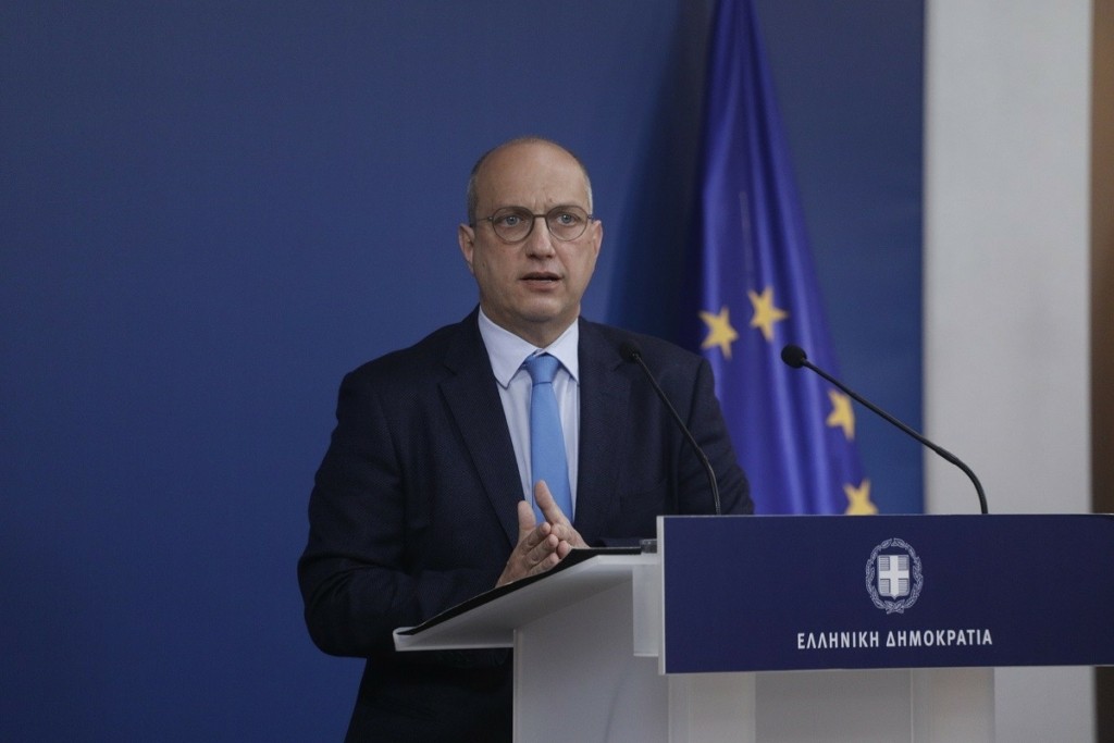 Απάντησε στην Ζαχάροβα ο Οικονόμου – “Η αντίθεσή μας στην εισβολή στην Ουκρανία είναι αδιαπραγμάτευτη”