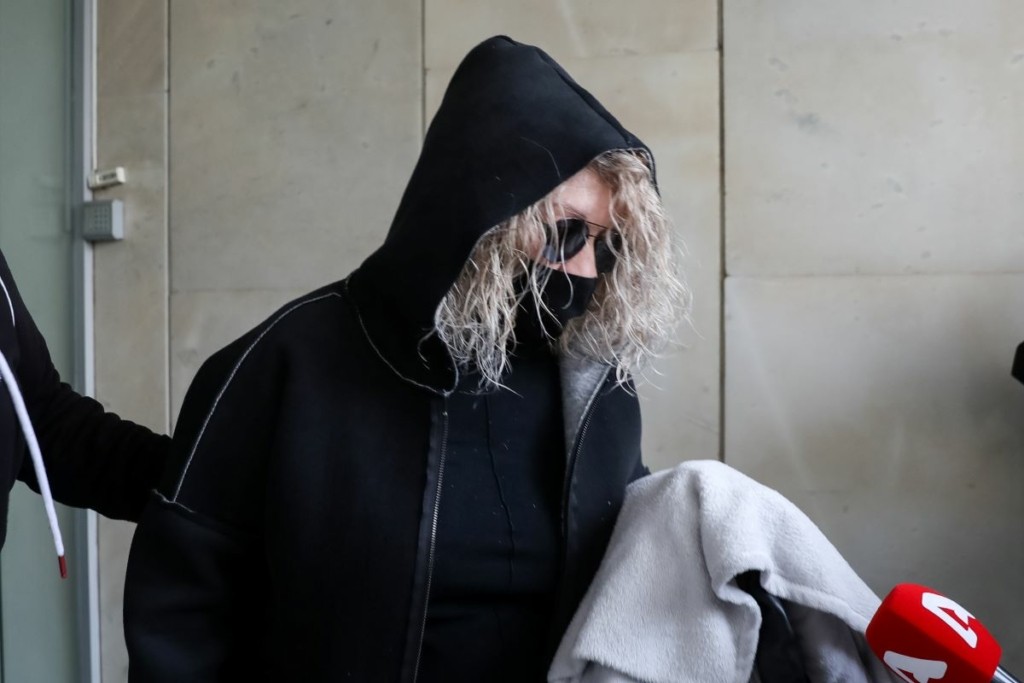 “Καρφιά” της μητέρας της Πισπιρίγκου για τον Δασκαλάκη – “Πόσο πένθησε για τα παιδιά του; Μήπως έχει δολοφονικά ένστικτα;” (vids)