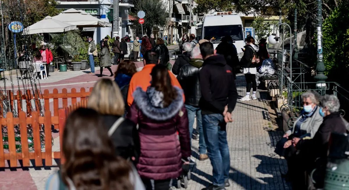 Αυξάνεται το ιικό φορτίο σε 4 από τις 13 περιοχές – Που υπήρξε μείωση