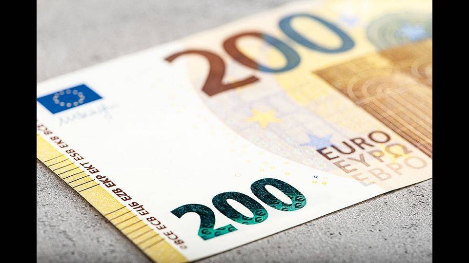 Η ώρα της επιταγής ακρίβειας – Σήμερα Μ. Τετάρτη τα 200 ευρώ στους χαμηλοσυνταξιούχους