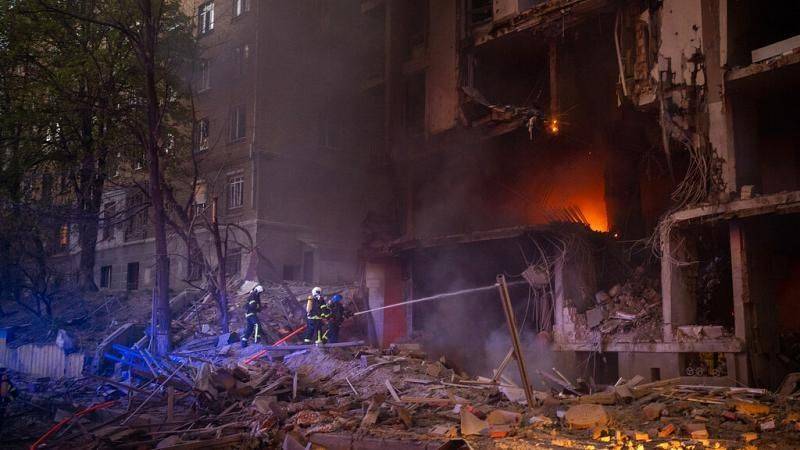 Συνεχές το ρωσικό σφυροκόπημα στην Ουκρανία – Νέοι βομβαρδισμοί σε Κίεβο, Οδησσό, Μικολάγιφ