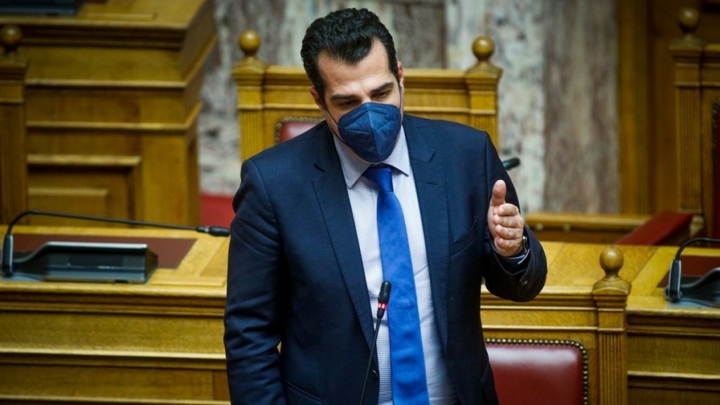 Ξεκάθαρος ο Πλεύρης για τους ανεμβολίαστους υγειονομικούς – “Όσο διαρκεί η πανδημία δεν μπορούν να παρέχουν υπηρεσίες στο ΕΣΥ”